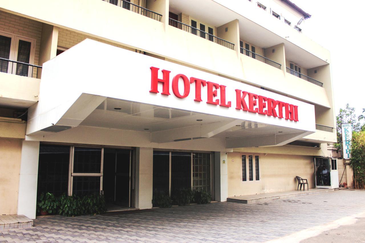 Hotel Keerthi à Thiruvananthapuram Extérieur photo