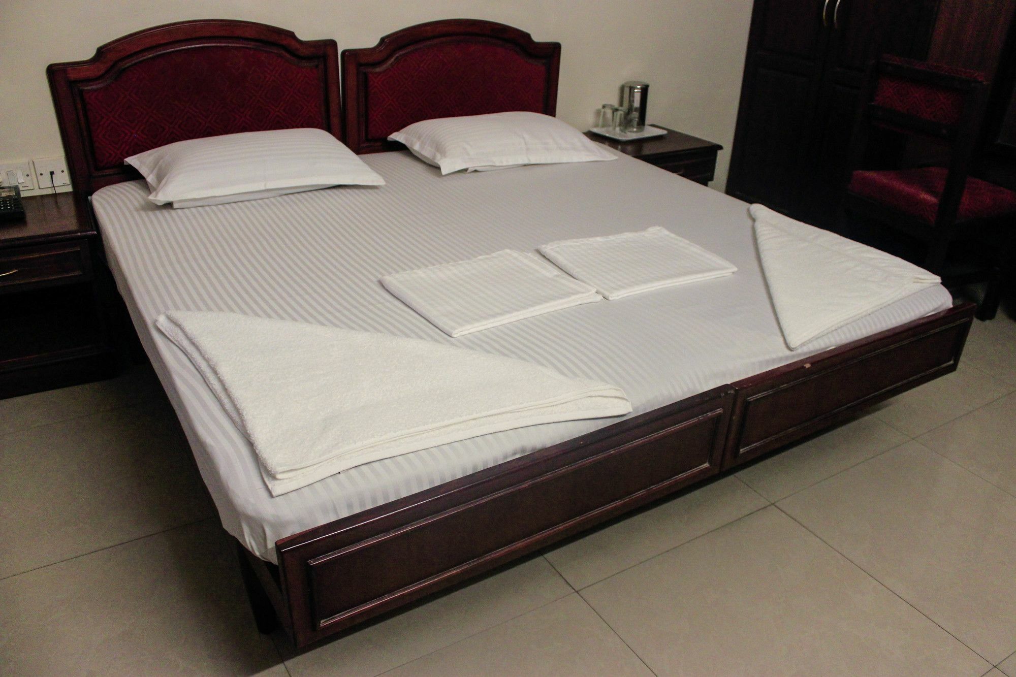 Hotel Keerthi à Thiruvananthapuram Extérieur photo